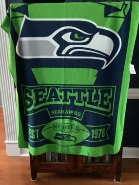 Seattle Seahawks Northwest Green & Navy Fleece Throw with Team‎ Tag
